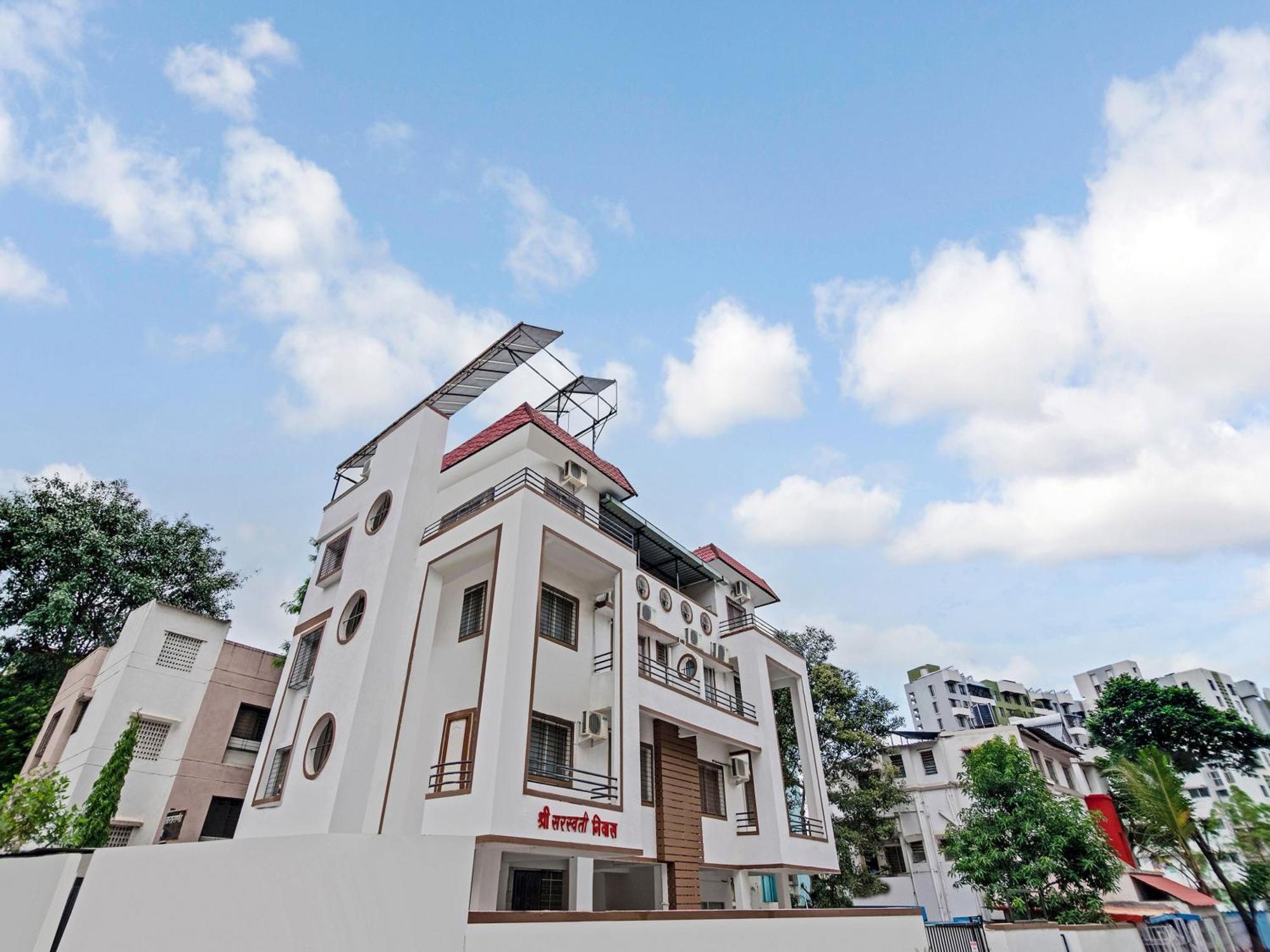 Super Hotel O Saraswati Niwas Vadgaon Budruk 푸네 외부 사진